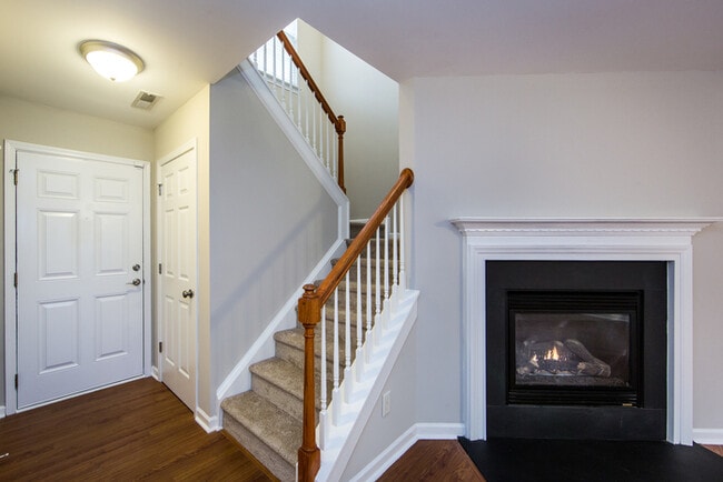 Foto del edificio - Great 3BD/2.5BA Home in Desirable Highland Creek!
