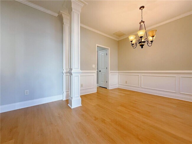 Foto del edificio - 636 Royal Crest Ct