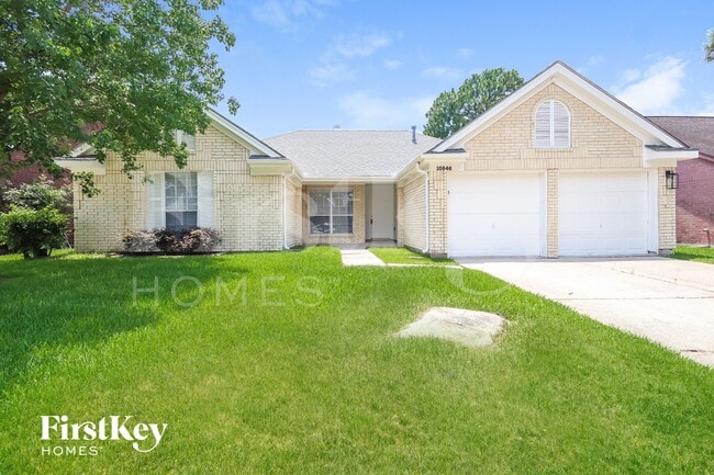 10846 E Linwood Dr
