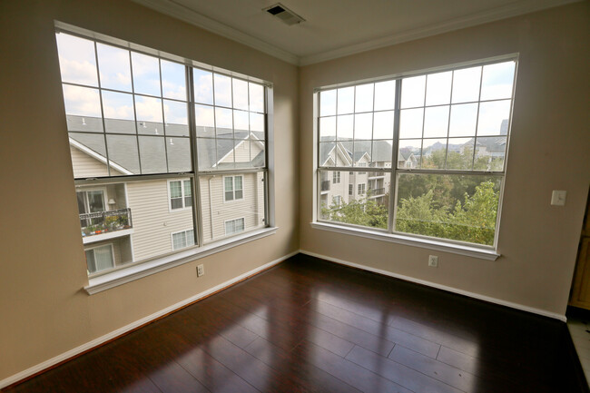 Building Photo - 1530 Spring Gate Drive