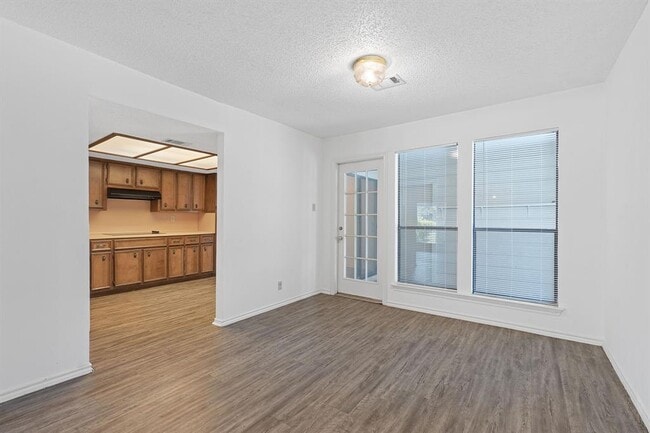 Building Photo - 2217 Onion Creek Pkwy