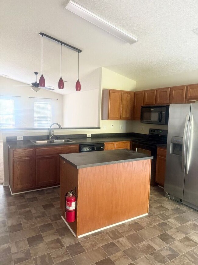 Foto del edificio - Lexington-Offering Self Guided Tour with R...