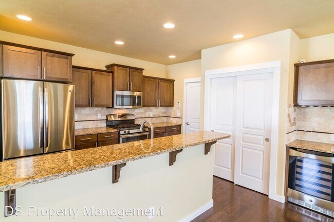 Foto del edificio - 3 br, 2.5 bath House - 8688 Utahna St
