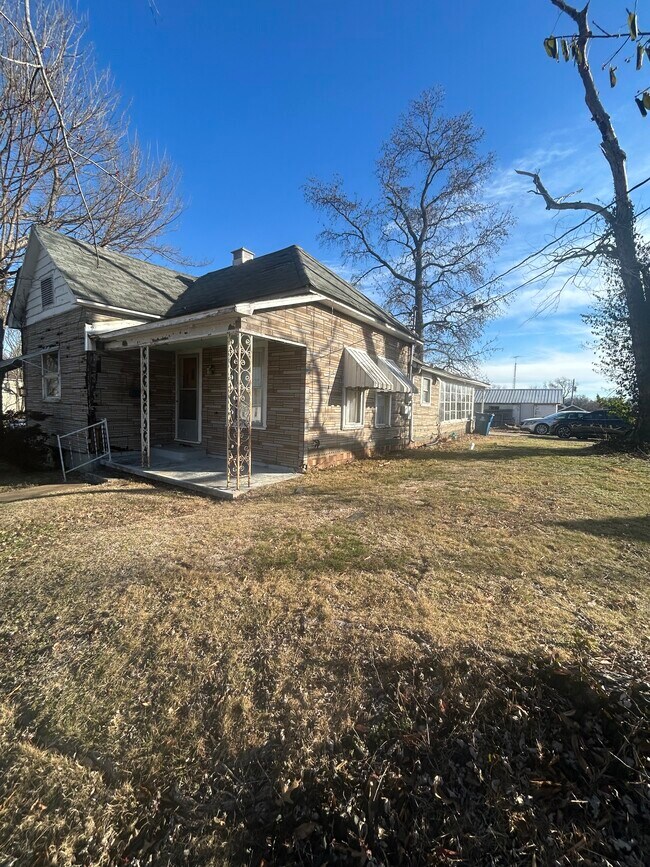 Foto del edificio - 404 S Thomas St