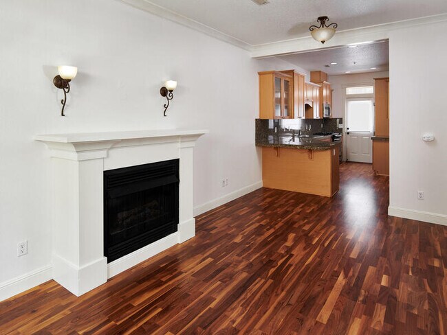 Building Photo - 333 NE Bryant St