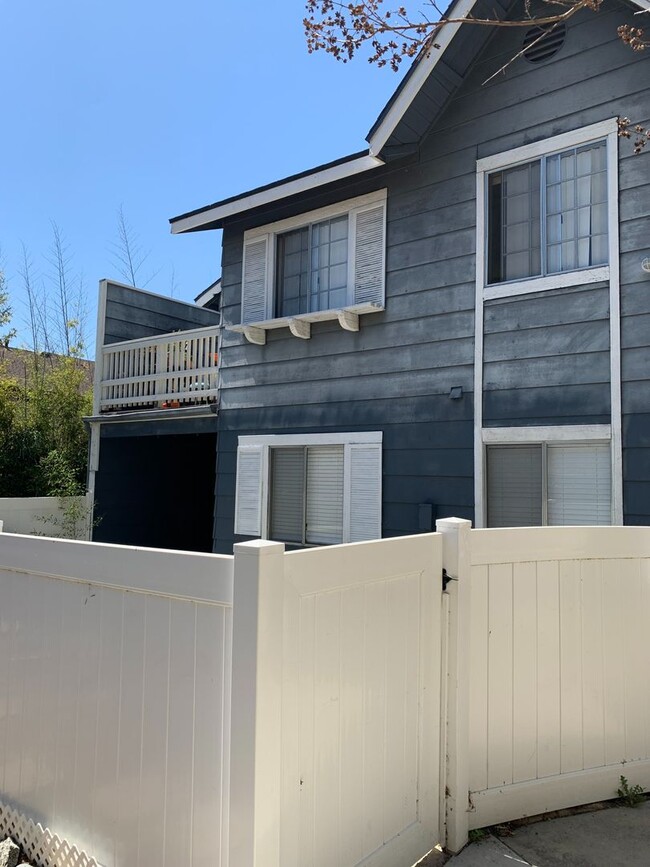 Building Photo - 1st floor 2+2 w/oversized patio, water + t...