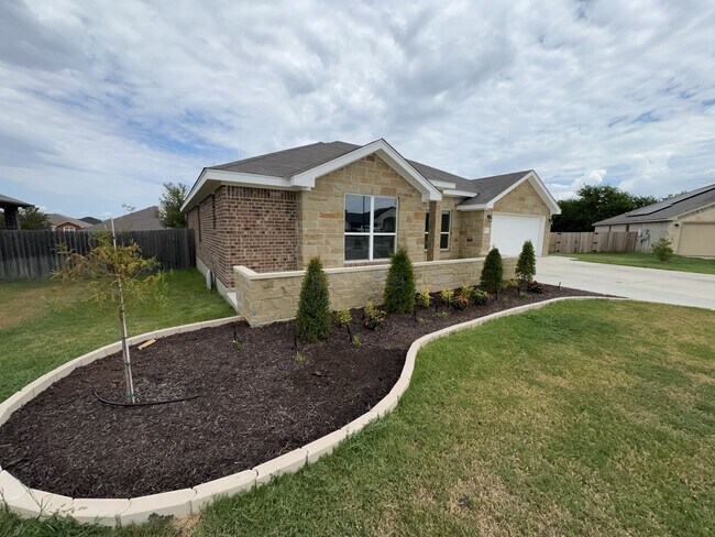 Foto del edificio - 907 Holliday Dr