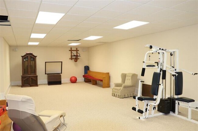 Building Photo - 2905 ROSE HILL Dr