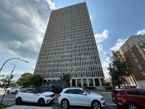 Building Photo - 6700 S South Shore Dr