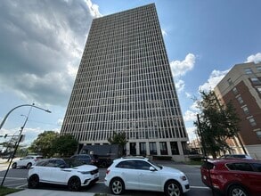 Building Photo - 6700 S South Shore Dr