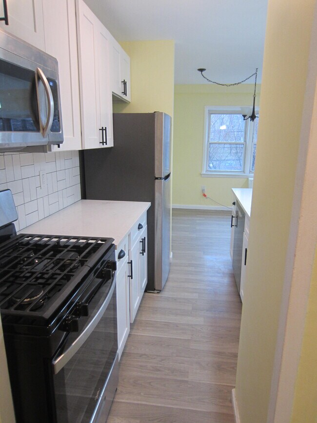 467 Valley St Unit 3E, Maplewood, NJ 07040 Condo for Rent in