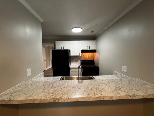 Foto del edificio - 5850-H Century Oaks Drive (No Pets)