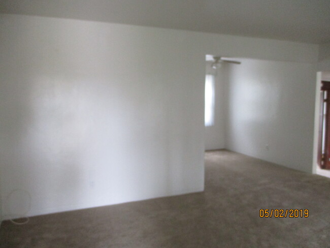 Building Photo - 2112 Thomas Ave