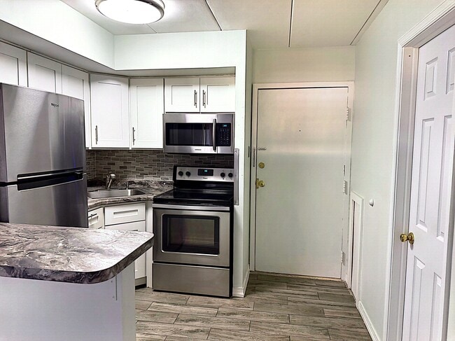 Building Photo - 1575 Street Rd