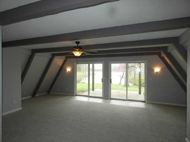Foto del edificio - Beautiful Cottage Home on Houston Lake!