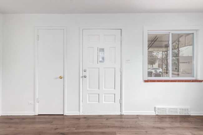 Foto del edificio - 981 Lansing St