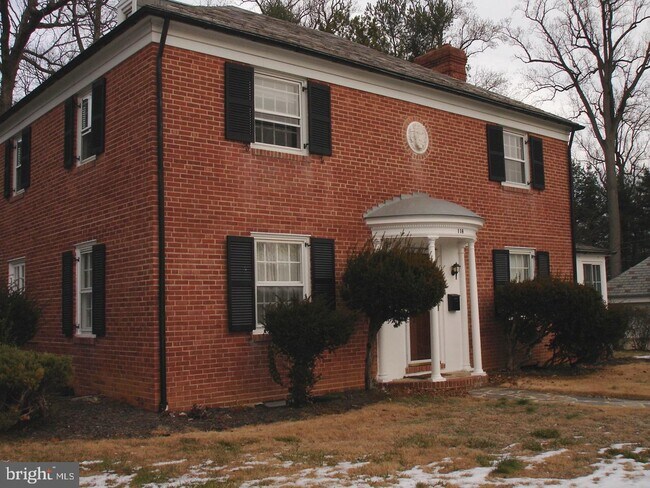 Building Photo - 118 E Northern Pkwy