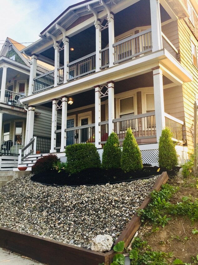 Primary Photo - 261 Morris St