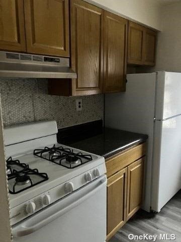 Primary Photo - 1100 Peterhoff Ave