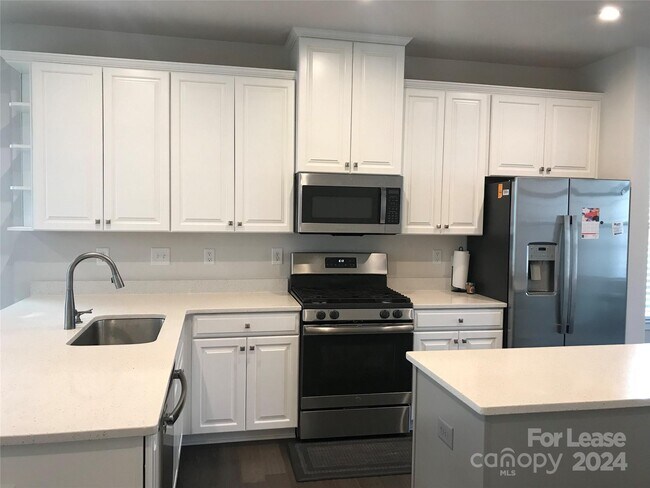 Foto del edificio - 417 E 16th St