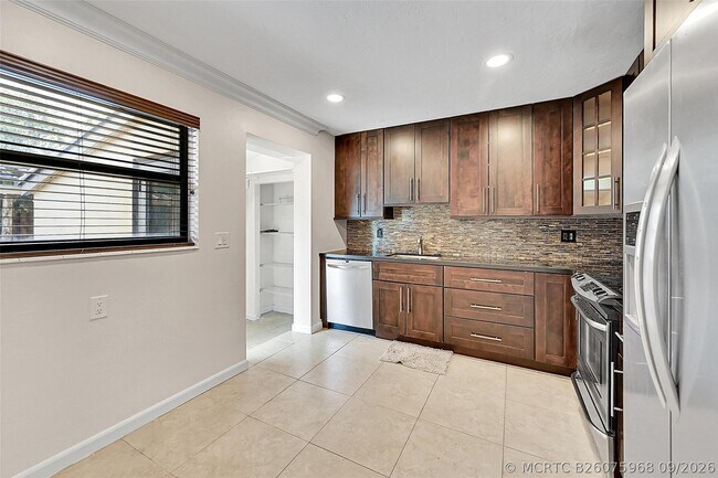 Foto del edificio - 2200 NE 54th St