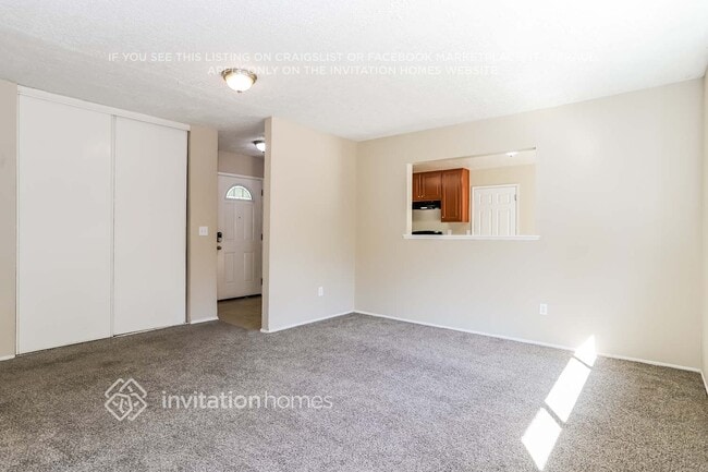 Building Photo - 4037 Vosburg St