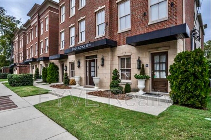 Primary Photo - 2110 Acklen Ave