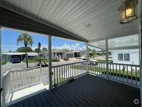 Building Photo - 906 Guadeloupe W