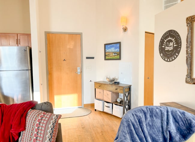 Building Photo - 1017 S 2nd St