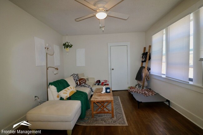 Building Photo - 527 Moro St