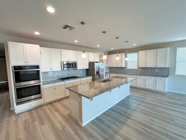 Building Photo - 418 S 178th Ln