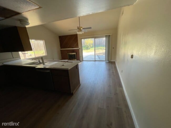 Building Photo - 3 br, 2 bath House - 1210 Caren Rd