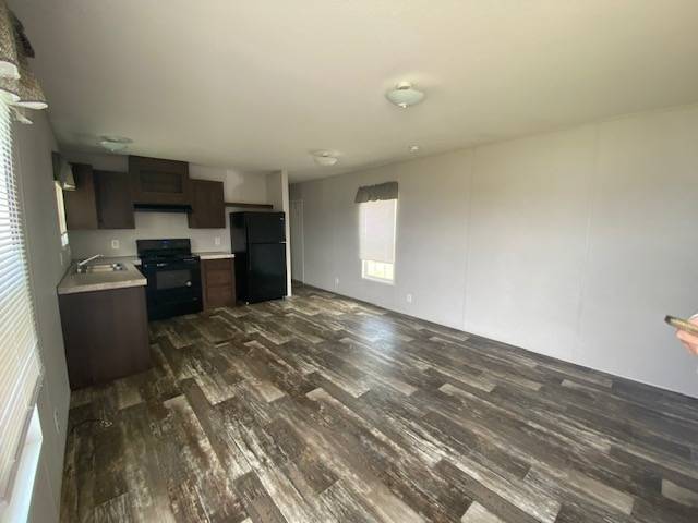 Building Photo - 1520 Bunnys Dr