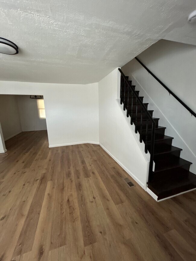 Building Photo - 8558 Willow Oak Rd