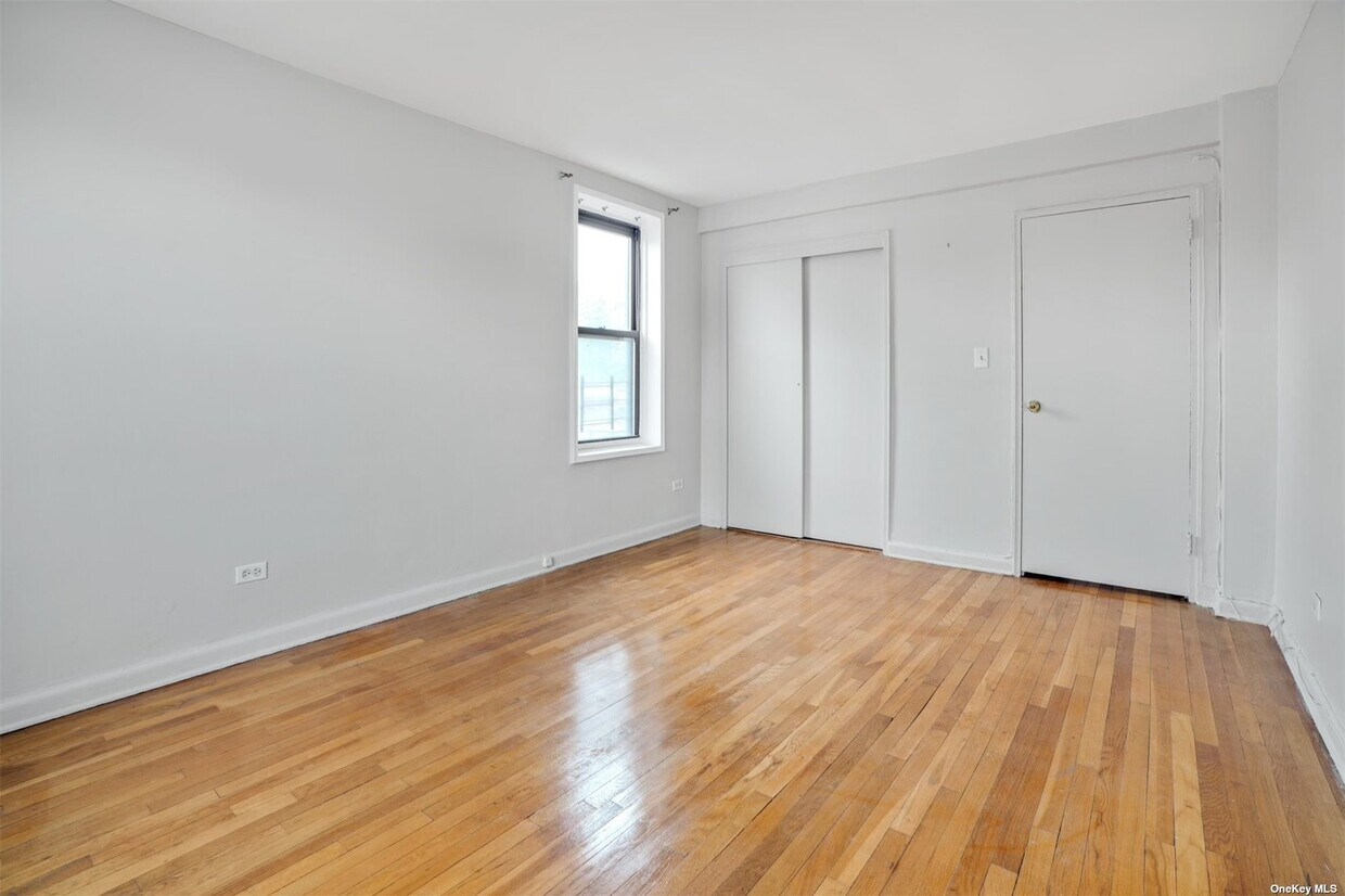 Building Photo - 87-70 173rd St