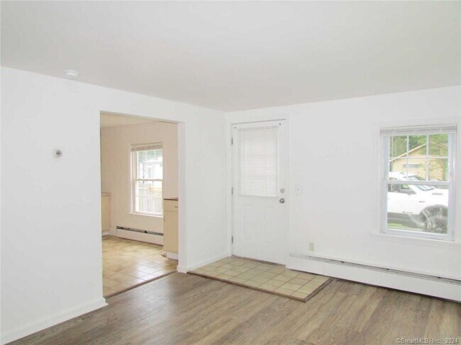 Building Photo - 99 Highview Dr