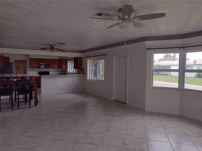 Foto del edificio - 225 E 29th Ct