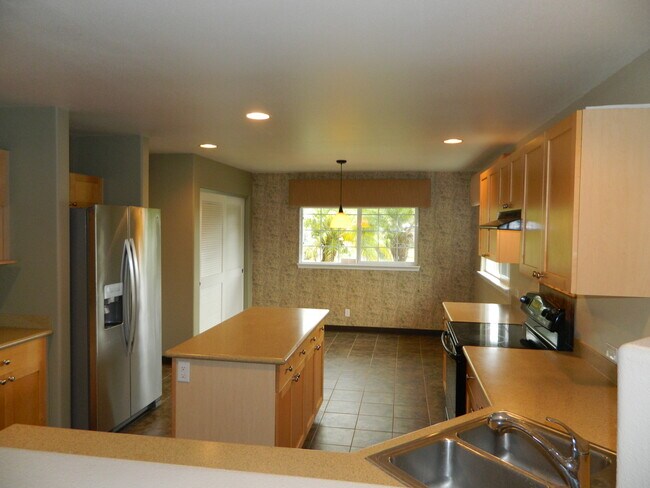Foto del edificio - 3 Bedroom / 2 Bath House with Excellent Up...
