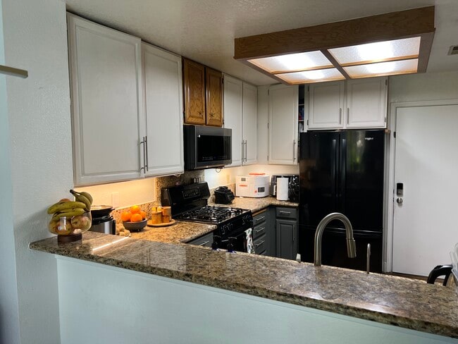 Shared Kitchen - 4135 Stanley Blvd
