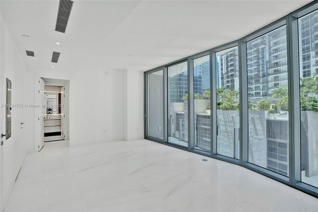 Foto del edificio - 300 Biscayne Blvd Way