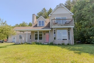 Building Photo - 11225 S Leelanau Hwy