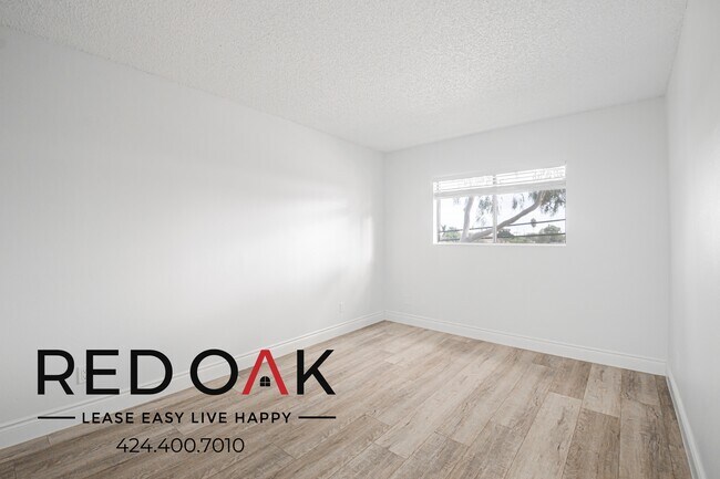 Foto del edificio - 706 McDonald Ave