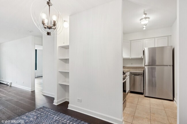 Foto del edificio - 3900 N Pine Grove Ave