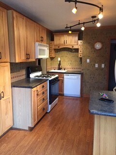 Building Photo - Beautiful 3 bedroom/3.5 bath home