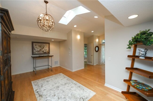 Building Photo - 712 Tropical Cir