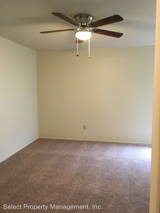 Building Photo - 8901-9564 Elk Grove Florin Rd