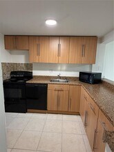 Building Photo - 8060 N Colony Cir