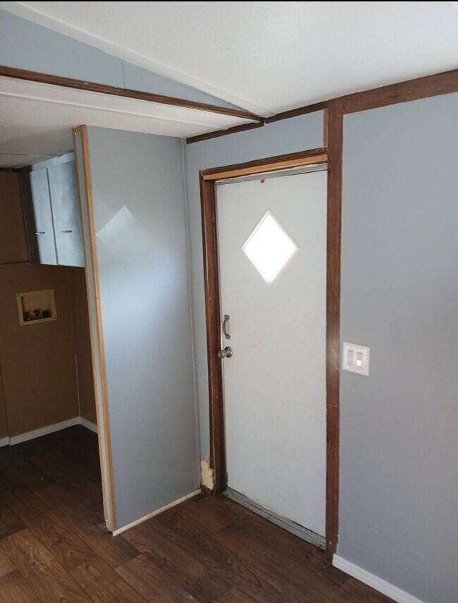 Foto del edificio - 7219 Frost Ave