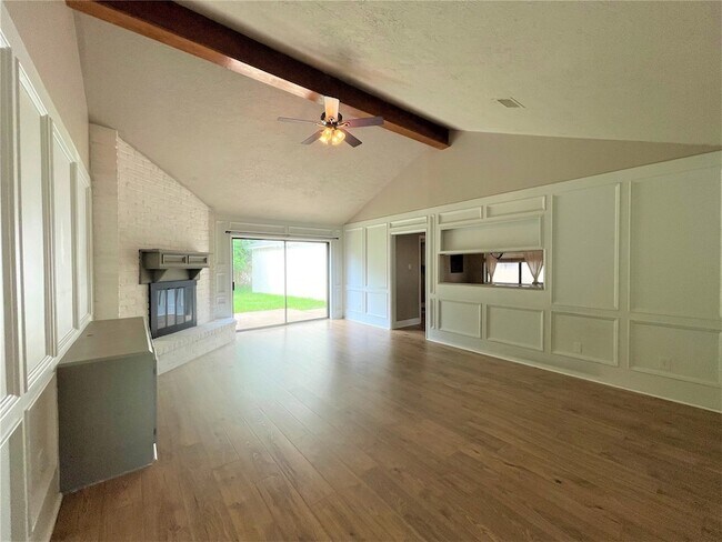 Foto del edificio - 22907 Provincial Blvd