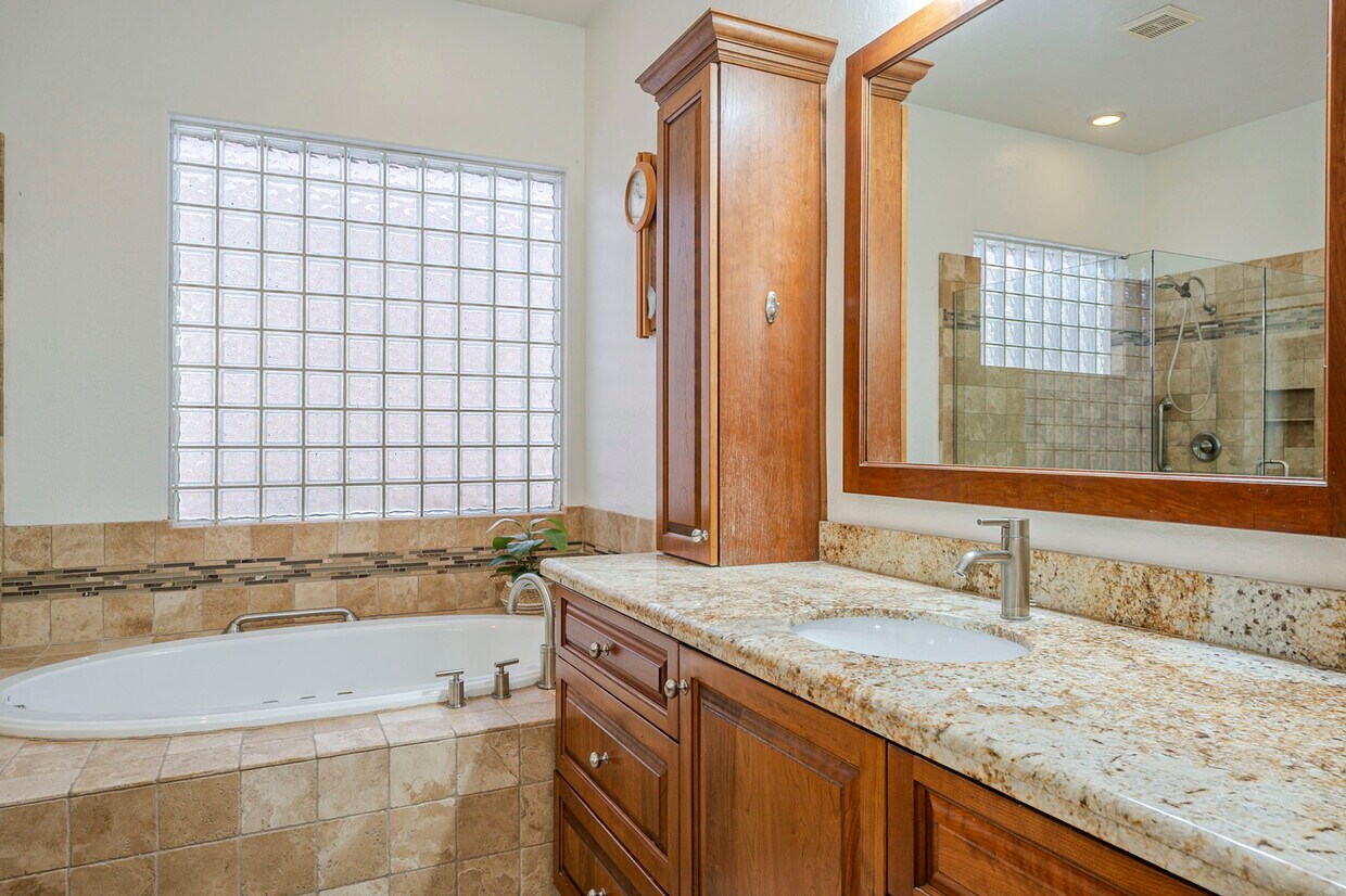 Primary Photo - 10835 E Acacia Dr